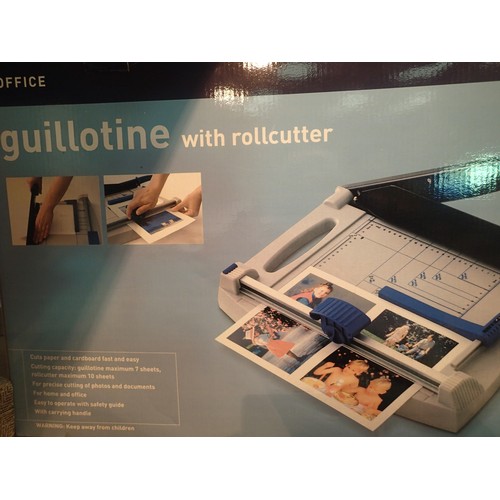 1362A - Boxed guillotine with roll cutter. Not available for in-house P&P, contact Paul O'Hea at Mailboxes o... 