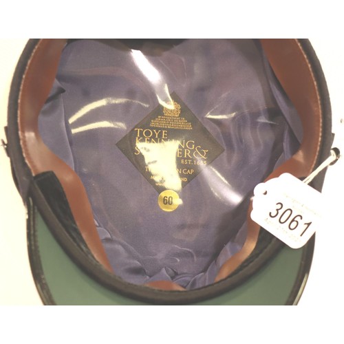 3061 - Modern issue Navy Officers cap, size 60. P&P Group 2 (£18+VAT for the first lot and £3+VAT for subse... 