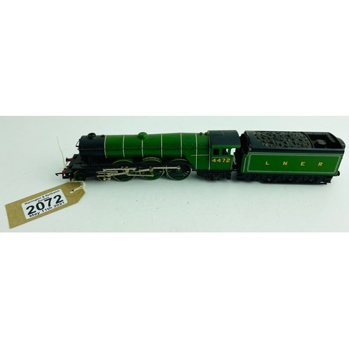 2072 - Hornby LNER Flying Scotsman Loco - Lacking 1x front buffer P&P Group 1 (£14+VAT for the first lot an... 