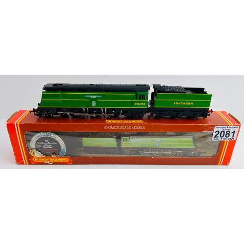 2081 - Hornby R374 Sr Battle of Britain 'Spitfire' with Detail Pack, Instructions - Loco as new - Outer box... 