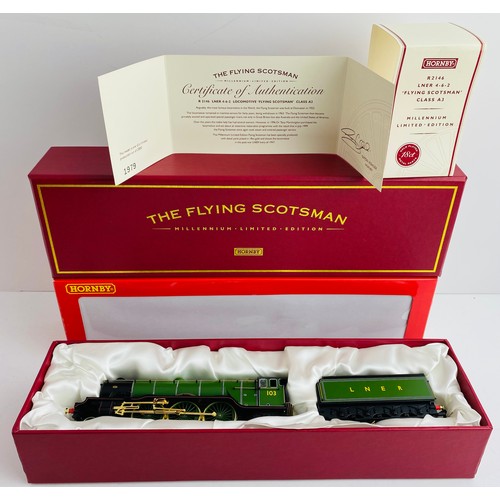 2083 - Hornby R2146 LNER 4-6-2 'Flying Scotsman' Gold Millenium Edition Loco - As New with All Packaging et... 