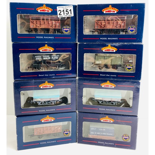 2151 - 8x Assorted Bachmann Freight Wagons Boxed P&P Group 1 (£14+VAT for the first lot and £1+VAT for subs... 