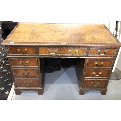 405 - A 20th Century reproduction mahogany twin pedestal desk with brown leather insert, 122 x 68 x 75 cm ... 