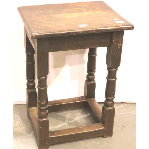 420 - A substantial 18th Century English oak side table with single drawer, turned supports and of jointed... 