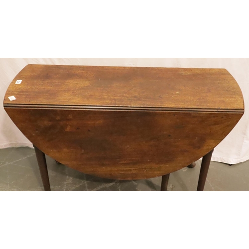 424 - George II oak dropleaf oval table on gated supports, 108 x 133 x 69 cm H. Not available for in-house... 