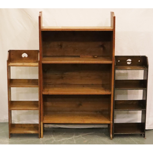 435 - A 1920s oak open bookcase, 70 x 25 x 122 cm H, with two further small open bookcases. Not available ... 