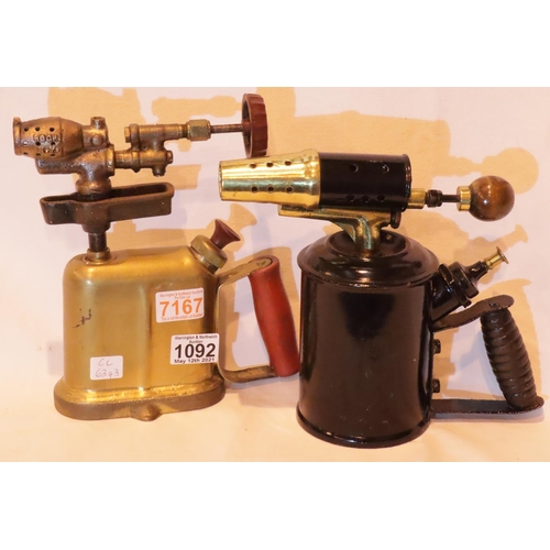 1092 - Rare Otto Bernz Co of Rochester NY blow torch and torch. P&P Group 1 (£14+VAT for the first lot and ... 