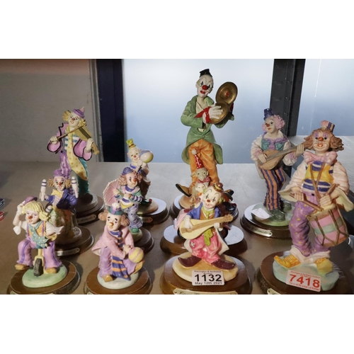 1132 - Selection of Leonardo Circus Clown figurines on wooden mounts. Not available for in-house P&P, conta... 