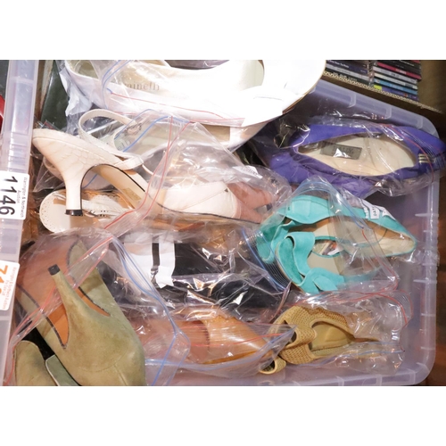 1146 - Box containing approximately sixteen pairs of ladies fashion shoes size 5/6. Not available for in-ho... 