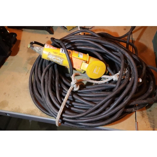 1508 - 110v socket wire. Not available for in-house P&P, contact Paul O'Hea at Mailboxes on 01925 659133