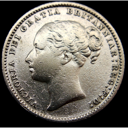 3085 - 1884 - Silver Shilling of Queen Victoria. P&P Group 1 (£14+VAT for the first lot and £1+VAT for subs... 