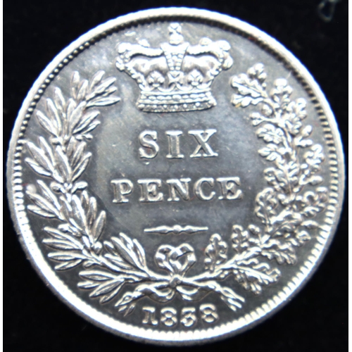 3100 - 1838 - Silver Sixpence of Queen Victoria. P&P Group 1 (£14+VAT for the first lot and £1+VAT for subs... 