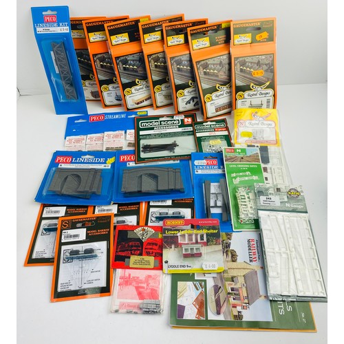 2152 - Good Selection of N Gauge Building Kits & Accessories/Scenics - Most New in Packets & Boxed  - P&P G... 