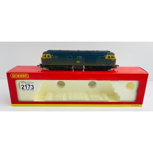 2173 - Hornby OO Gauge Class 35 Weathered Locomotive Boxed  - P&P Group 1 (£14+VAT for the first lot and £1... 