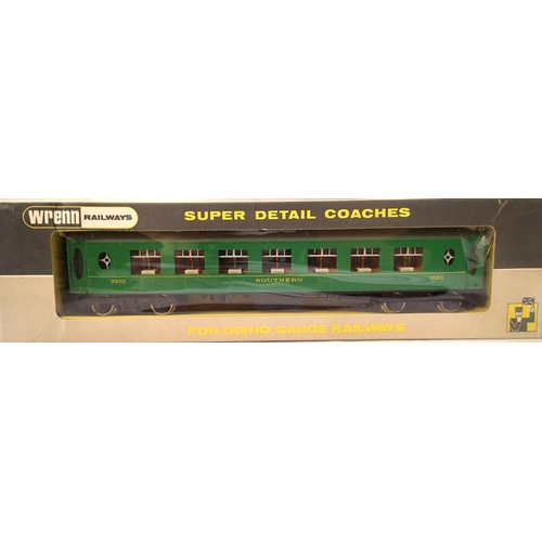 2250 - Wrenn W6007 Southern Green coach second class 2523 in near mint condition, box is good. P&P Group 1 ... 