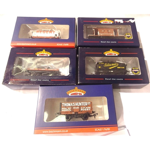 2266 - Five Bachmann OO scale wagons, includes Bachmann Collector Club tanker, Regent, and seven plank Thom... 