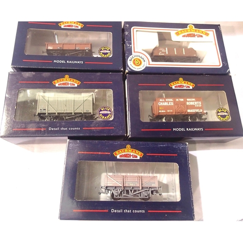 2268 - Five Bachmann OO scale wagons, mostly very good - excellent condition, boxed. P&P Group 1 (£14+VAT f... 