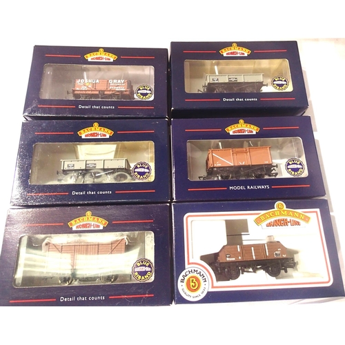 2269 - Six Bachmann OO scale wagons, mostly excellent condition, boxed. P&P Group 1 (£14+VAT for the first ... 