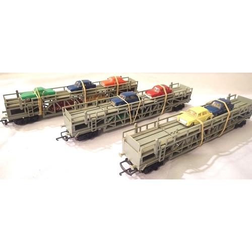 2273 - Three Triang car transporters with thirteen Minix cars, very good - excellent condition, unboxed. P&... 