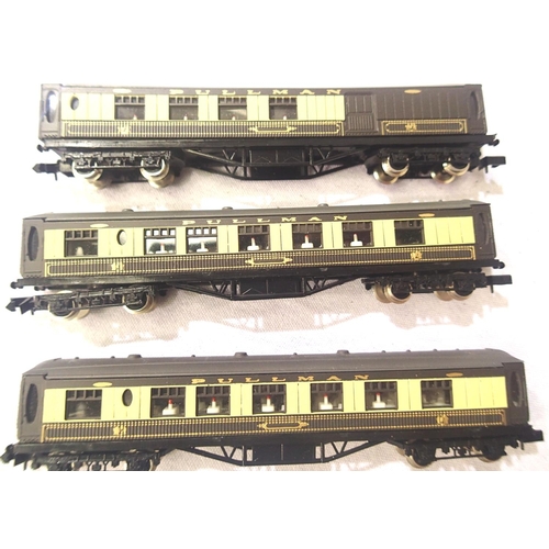 2314 - Three Grafar N gauge Pullman coaches, excellent condition, unboxed. P&P Group 1 (£14+VAT for the fir... 