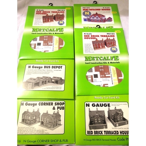 2291 - Six N gauge Metcalfe kits, houses, bus depot, shop and pub etc, all in packets. P&P Group 1 (£14+VAT... 