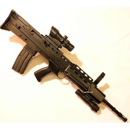 3163 - Replica SA-80 assault rifle. P&P Group 3 (£25+VAT for the first lot and £5+VAT for subsequent lots)