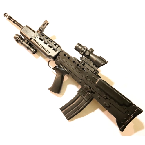 3163 - Replica SA-80 assault rifle. P&P Group 3 (£25+VAT for the first lot and £5+VAT for subsequent lots)