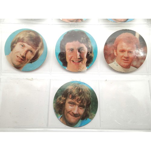 3177 - Complete set of FA Cup teams 1972 with Esso Fuel football tokens. P&P Group 1 (£14+VAT for the first... 