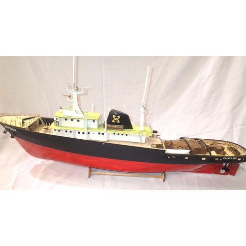 2214 - Zwarte Zee kit built tug boat, plastic hull, static model, L: 90 cm. Not available for in-house P&P,... 