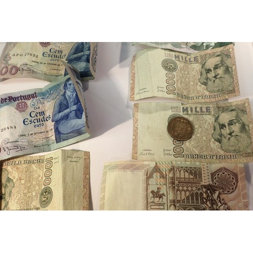 3128 - Mixed 20th century Portuguese banknotes. P&P Group 1 (£14+VAT for the first lot and £1+VAT for subse... 