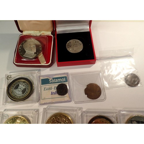 3187 - Collection of British and World coins, medallions and commemoratives, some encapsulated. P&P Group 1... 