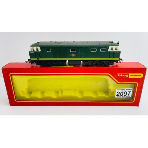 2097 - Triang Hornby OO Gauge BR Green Hymek Locomotive Boxed - P&P Group 1 (£14+VAT for the first lot and ... 