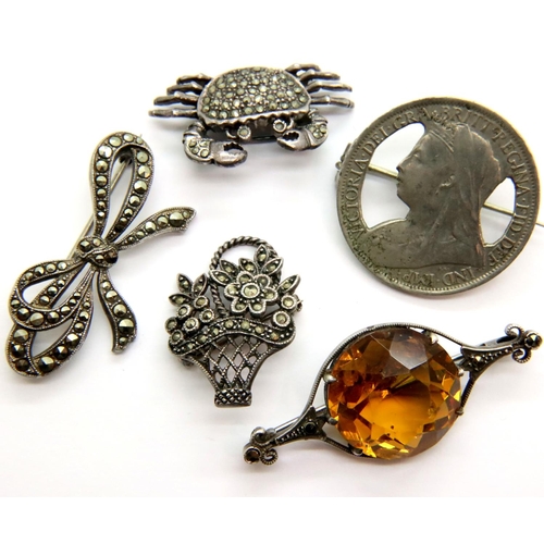 70 - Four vintage marcasite set silver brooches, together with a Victorian cut-coin brooch. P&P Group 1 (... 