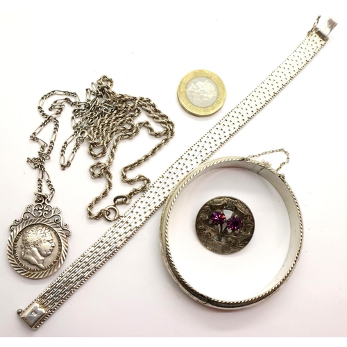 78 - Five silver items to include bracelet chain brooch etc. P&P Group 1 (£14+VAT for the first lot and £... 