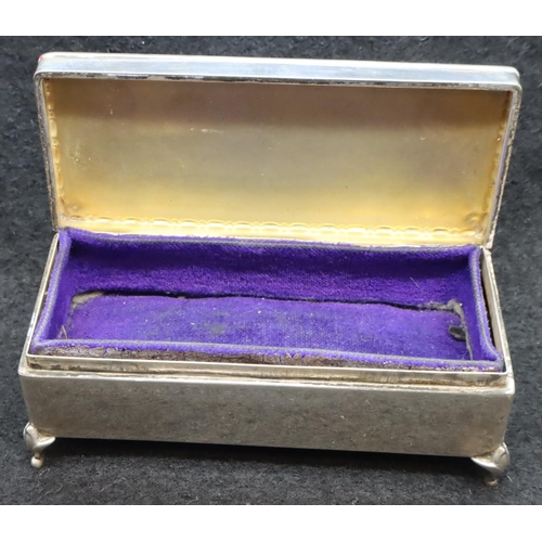 121 - George V hallmarked silver velvet lined box, heavy gauge with gilt interior, Sheffield assay, 1921 m... 