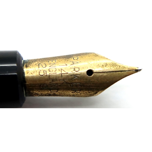 135 - Parker fountain pen with 14k gold nib. P&P Group 1 (£14+VAT for the first lot and £1+VAT for subsequ... 