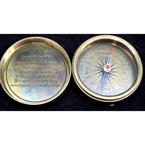 139 - Brass boy scout compass. P&P Group 1 (£14+VAT for the first lot and £1+VAT for subsequent lots)