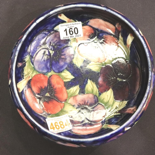 160 - Large Moorcroft footed bowl in the Blue Pansies pattern, tube line decorated, D: 22 cm. P&P Group 3 ... 