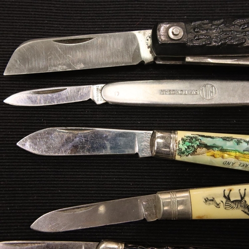 366 - Six assorted penknives including mother of pearl examples. P&P Group 2 (£18+VAT for the first lot an... 