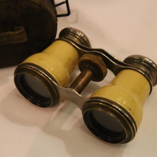 384 - Cased set of Field and Marine binoculars with a further set of vintage binoculars. P&P Group 2 (£18+... 