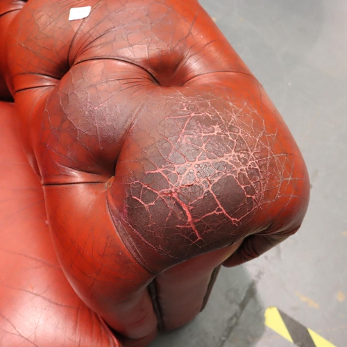 548 - Red leather button back Chesterfield club chair, 105 x 90 x 70 cm H. Not available for in-house P&P,... 