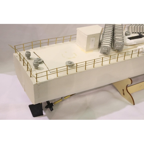2209 - New Maquettes 1:40 scale kit built model of Voette Lance Missiles (VLM) boat, static model, requires... 