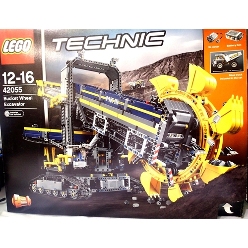 2201 - Lego 42055 Technic Bucket Wheel Excavator. P&P Group 3 (£25+VAT for the first lot and £5+VAT for sub... 