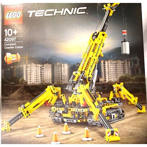2202 - Lego 42097 Technic Compact Crawler Crane. P&P Group 2 (£18+VAT for the first lot and £3+VAT for subs... 