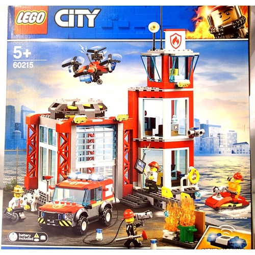 2203 - Lego 60215 City Fire Station (light and sound). P&P Group 2 (£18+VAT for the first lot and £3+VAT fo... 