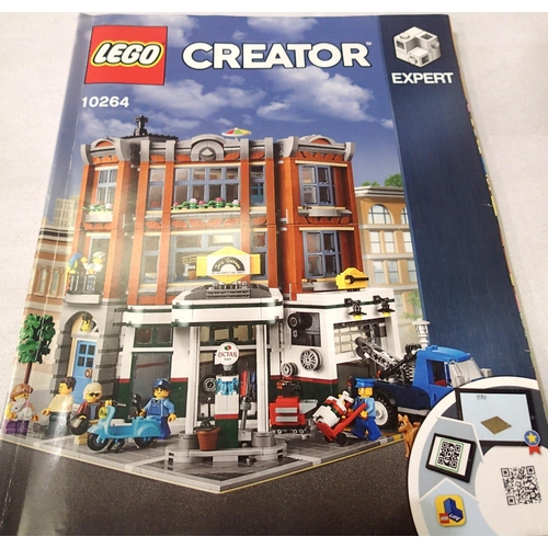 2212 - Lego 10264 Creator Expert Garage Petrol Station, unboxed. P&P Group 2 (£18+VAT for the first lot and... 