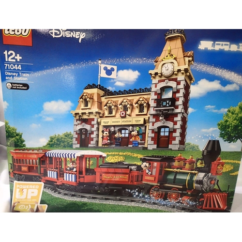 2243 - Lego 71044 Disney train and station. P&P Group 3 (£25+VAT for the first lot and £5+VAT for subsequen... 