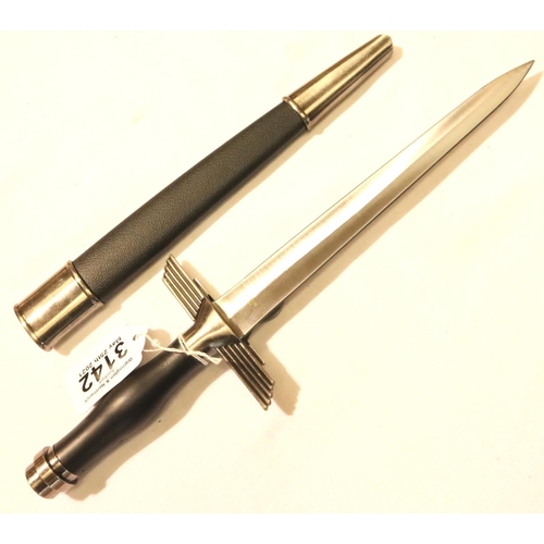 3138 - German WWII replica RLB dagger with metal mounts. P&P Group 2 (£18+VAT for the first lot and £3+VAT ... 