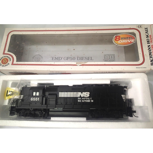 2284 - Bachmann HO GP50 diesel Norfolk and Southern Black in very good condition, boxed. P&P Group 1 (£14+V... 