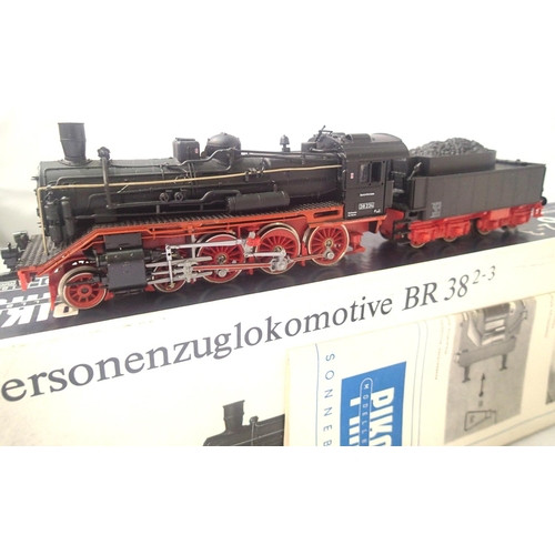 2289 - Piko HO BR382-3 4.6.0 loco and tender DB Black in very good condition, boxed. P&P Group 1 (£14+VAT f... 